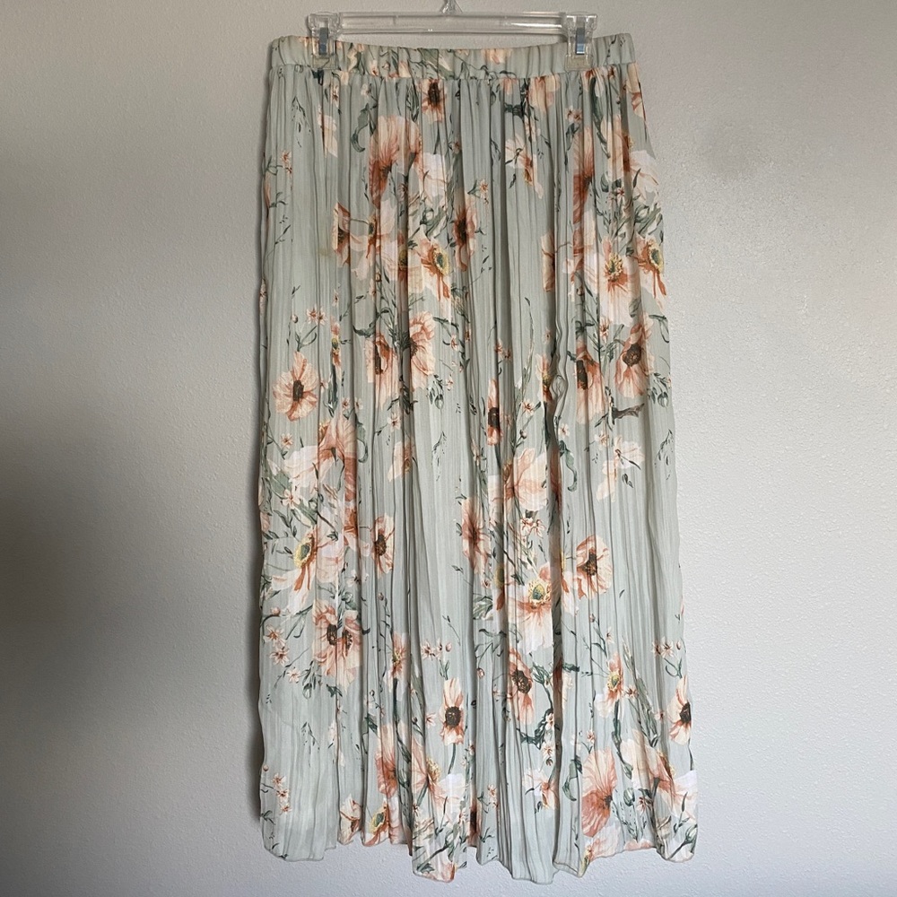 H&M Floral Accordion Skirt